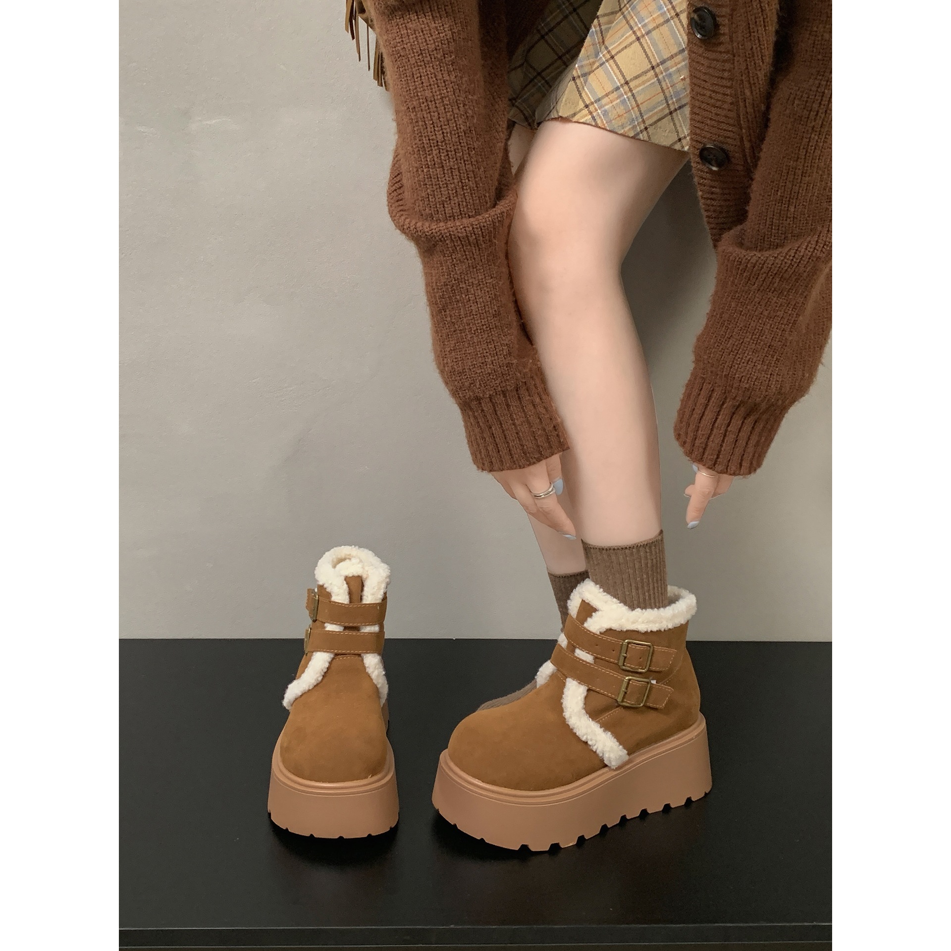 短靴女棕色英伦风厚底雪地靴女款2025新款冬季保暖加绒勃肯短靴