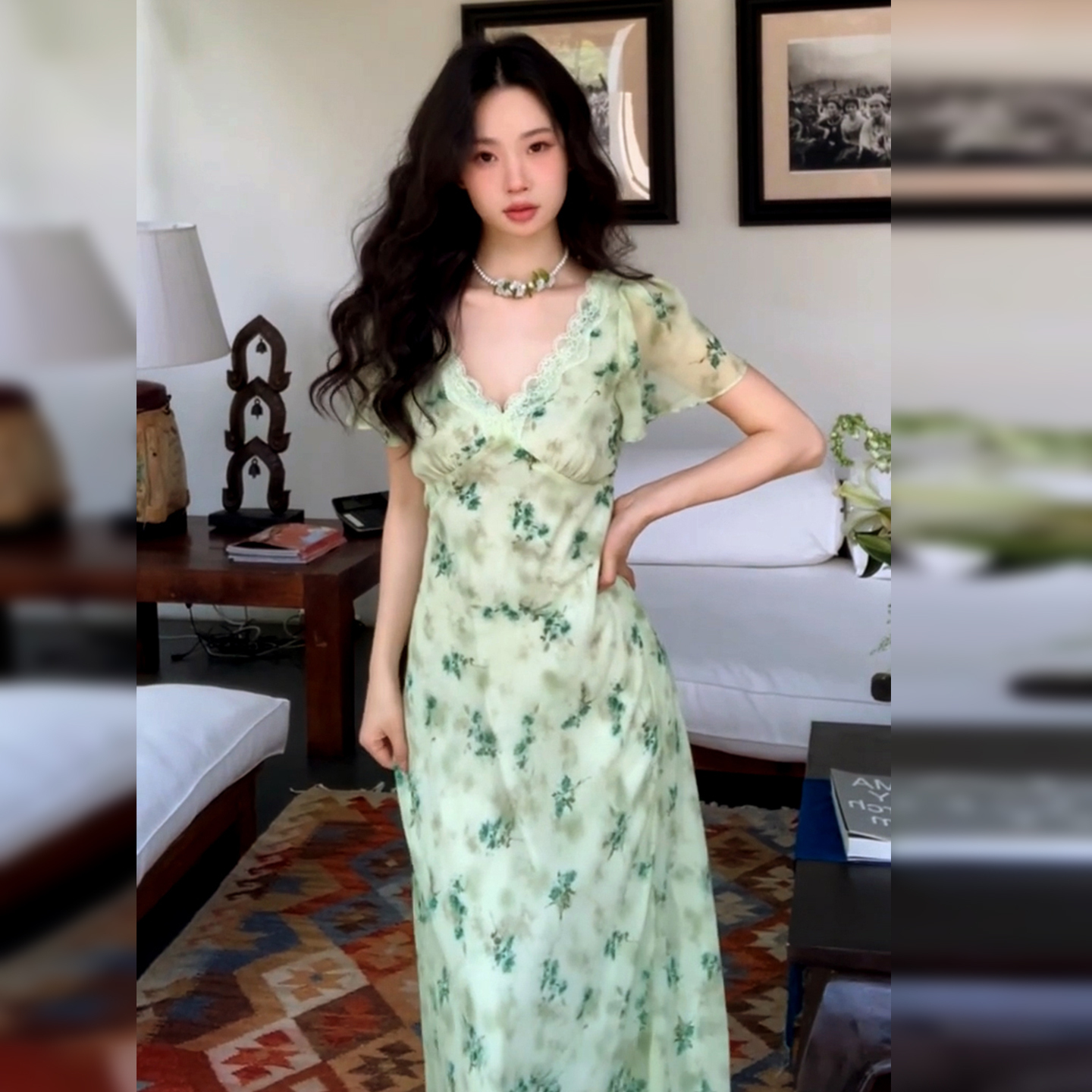 2025夏季新款绿色v领碎花连衣裙子今年流行爆款女装法式包臀长裙