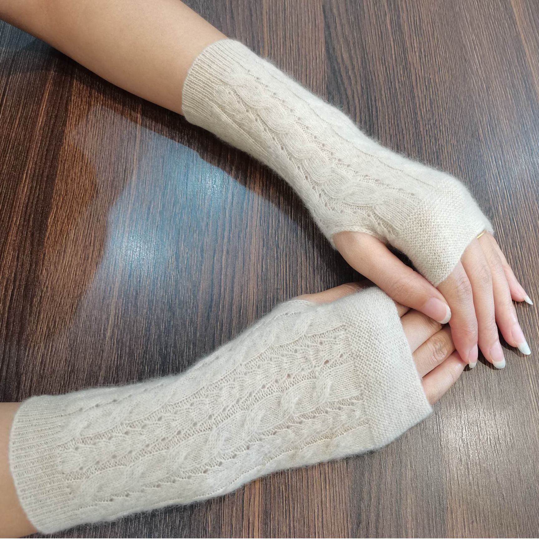 368正品 纯山羊绒 秋冬女镂空半指手套护腕柔软保暖 开车户外骑行