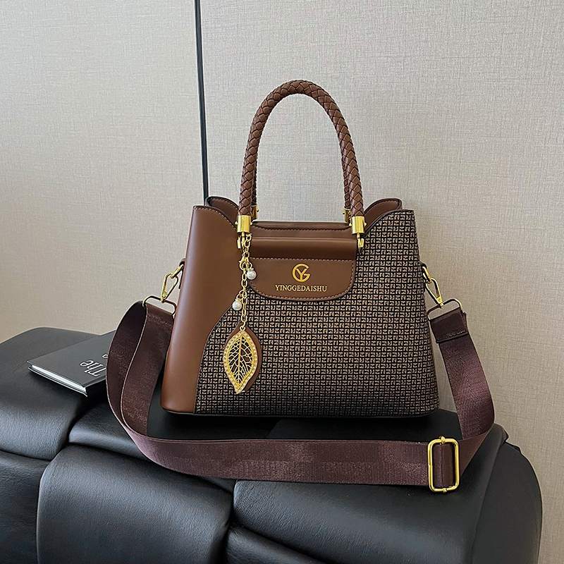 新款时尚简约单肩斜挎包2560金色