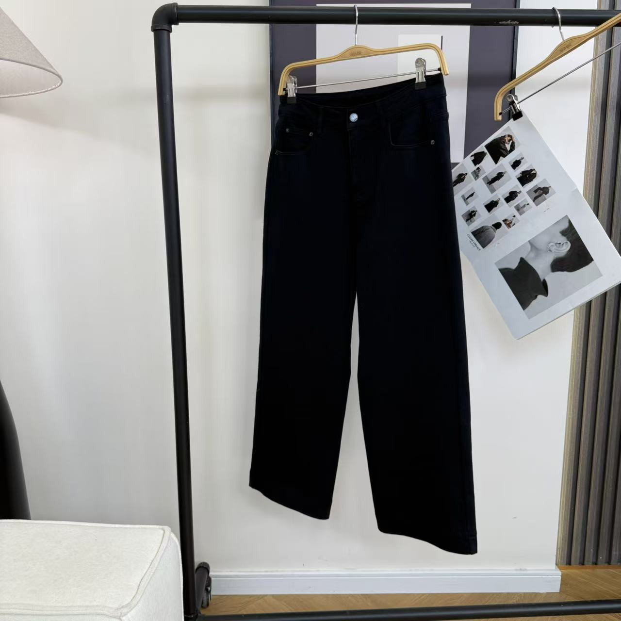 冬季简约百搭高弹刺绣磨毛保暖牛仔直筒裤Y386