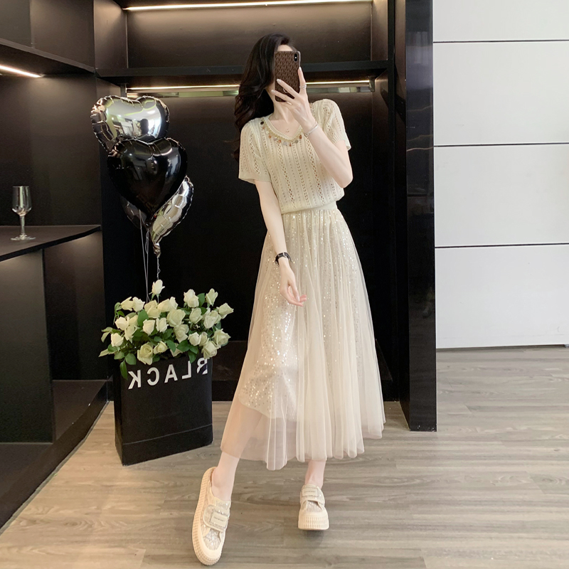 夏季时尚套装裙女显瘦减龄镂空针织衫短袖+网纱半身裙两件套洋气