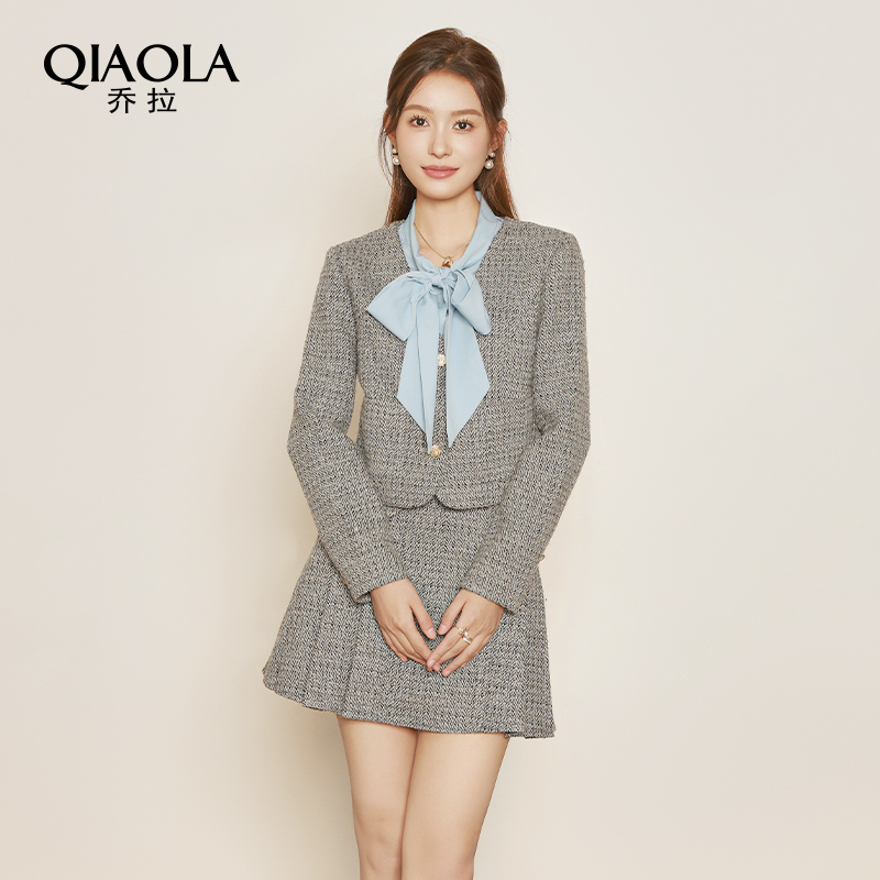 QIAOLA/乔拉【南法印象】秋冬季小香风梭织假两件绑带时尚套装