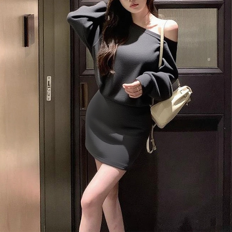 纯欲风辣妹露肩宽松卫衣裙连衣裙秋冬季收腰时尚斜肩长袖包臀裙子