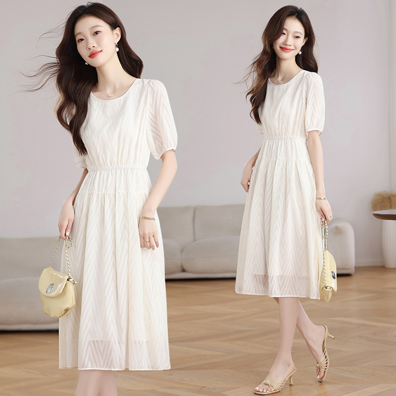 法式白色雪纺连衣裙女2025夏季新款高级感圆领修身显瘦中长款裙子