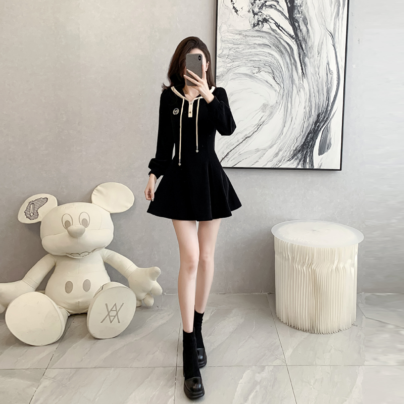 长袖收腰女装套头小个子秋季连帽连衣裙拉链赫本风裙子时尚