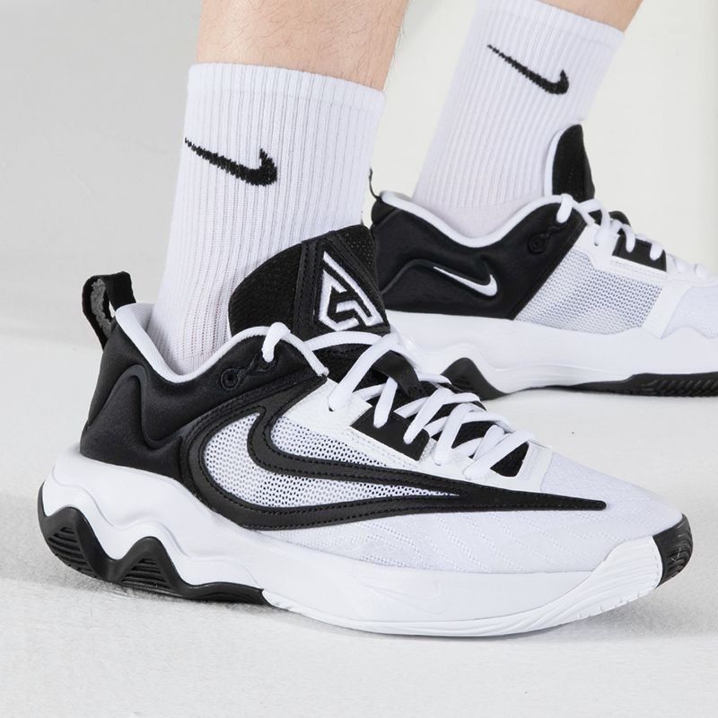 NIKE/耐克男鞋GIANNIS字母哥3代耐磨实战低帮篮球鞋DZ7534-100