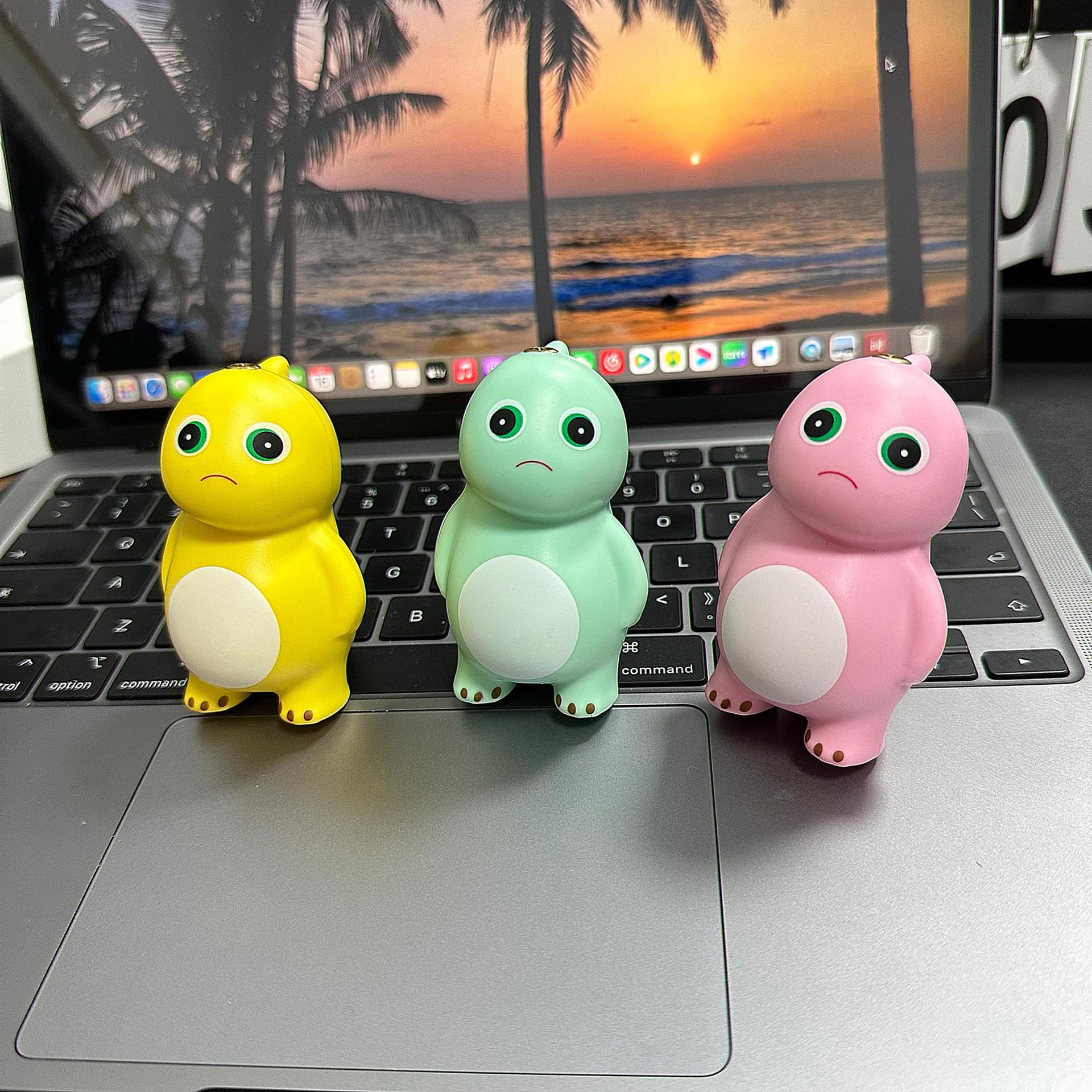 创意小奶龙手办打火机呆萌奶龙趣味可爱卡通送男朋友女朋友礼物潮