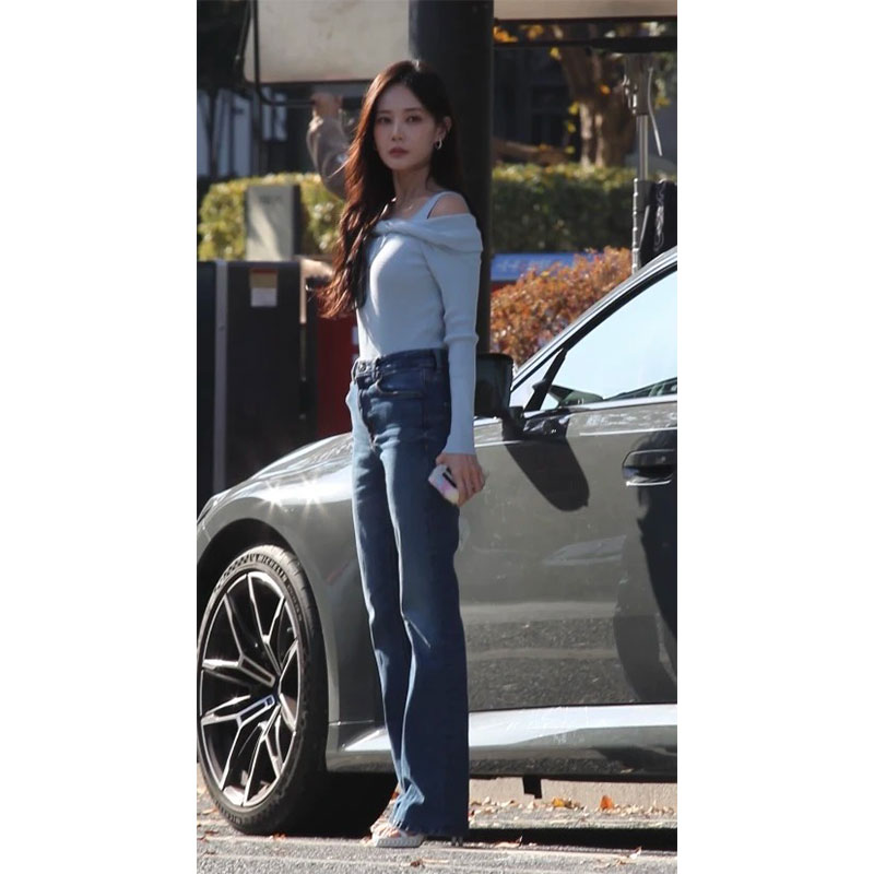 【李一桐同款】法式气质设计感一字肩挂脖上衣女百搭显瘦牛仔裤套装