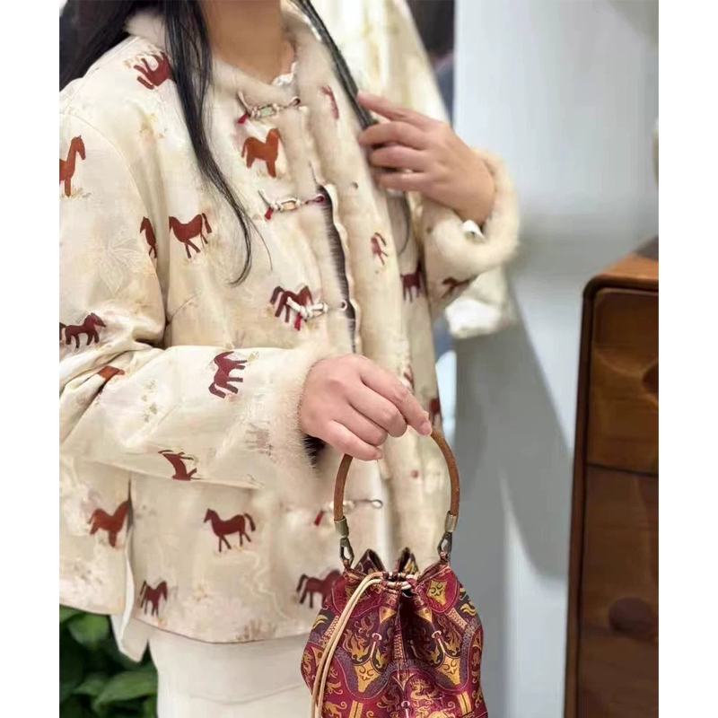 新中式国风女装小红马上衣2025秋冬新款时尚洋气百搭减龄夹棉外套