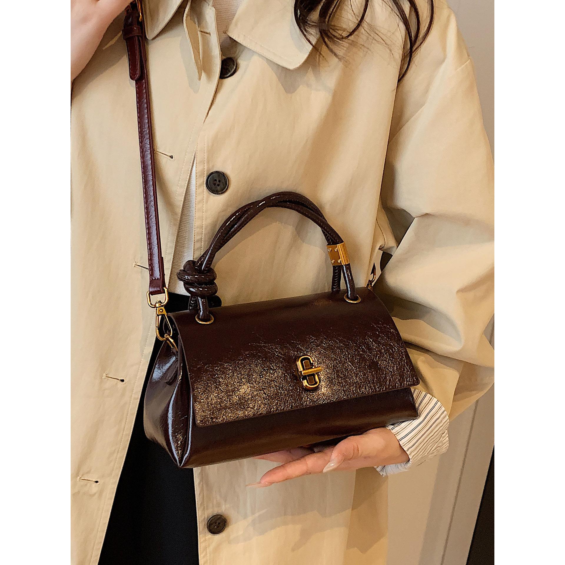 新款时尚百搭单肩包女简约休闲手提2025新款小方包包高级感腋下包