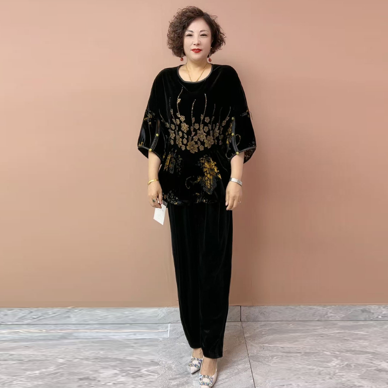 阔太太高端秋冬新款时尚烫钻收腰丝绒小衫中老年妈妈上衣两件套装