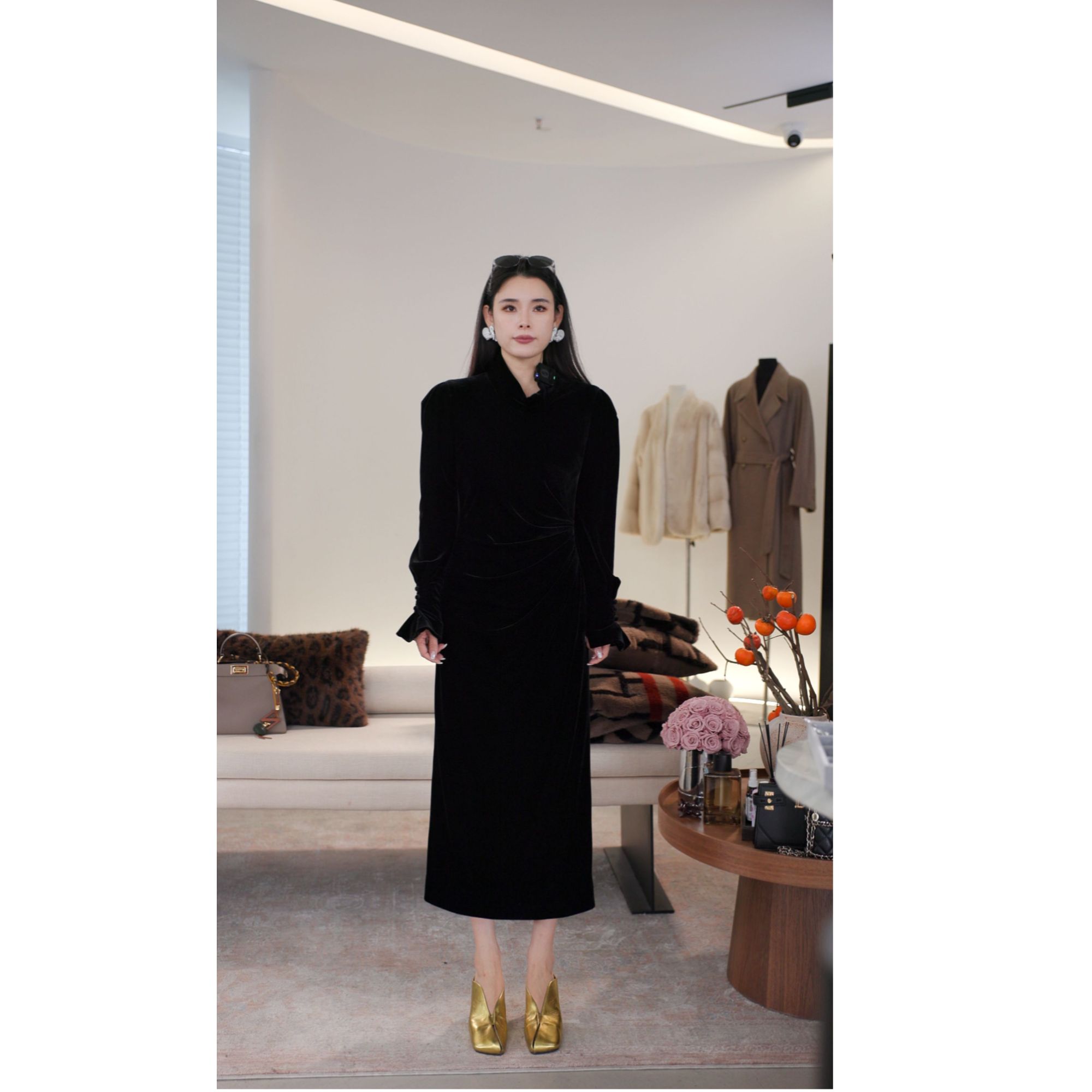 LYNEE【鎏金年华】丝绒半高领连衣裙 复古优雅气质长裙LGD2FAW286