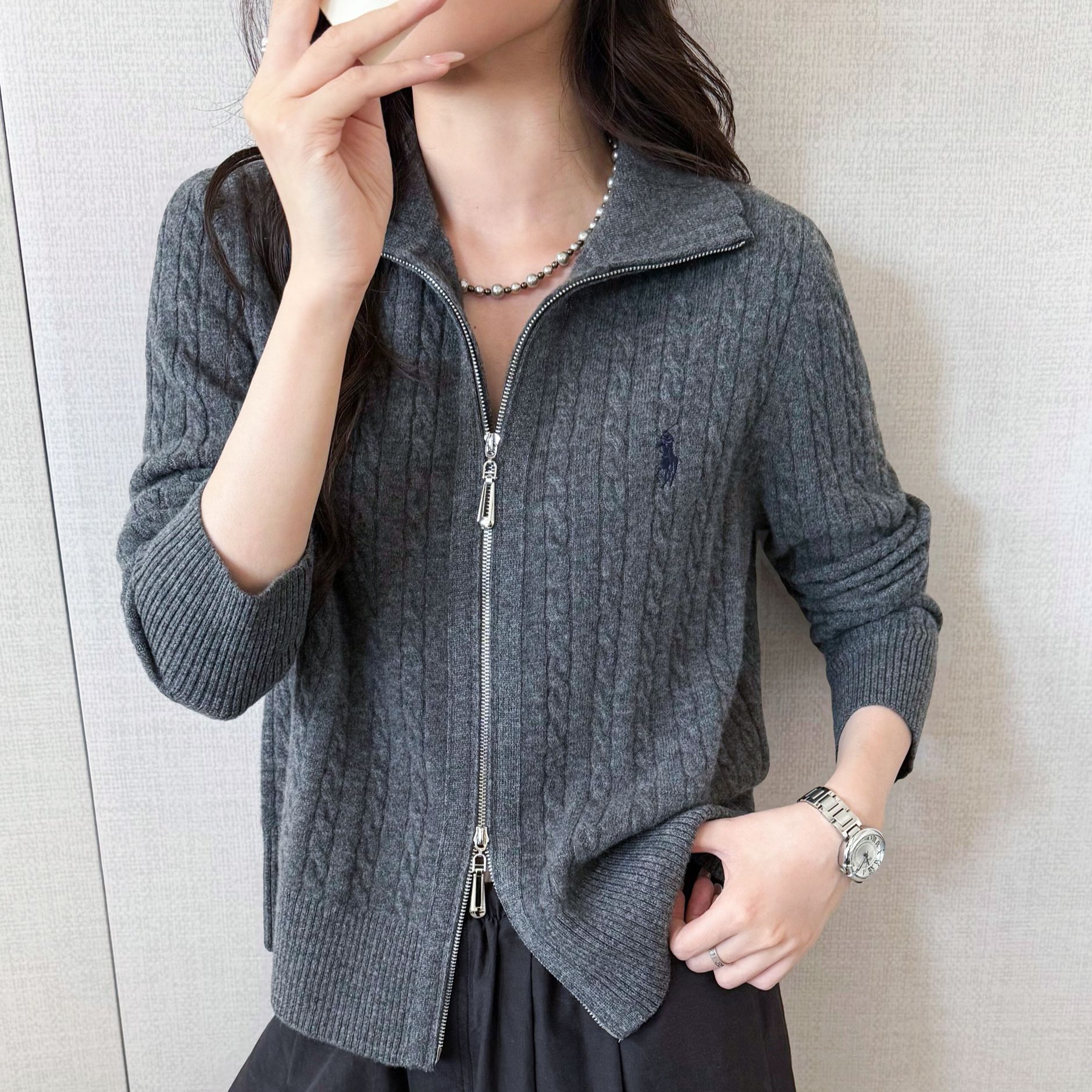 2025秋冬新款100%纯羊毛立领双拉链针织开衫女款毛衣小马刺绣款