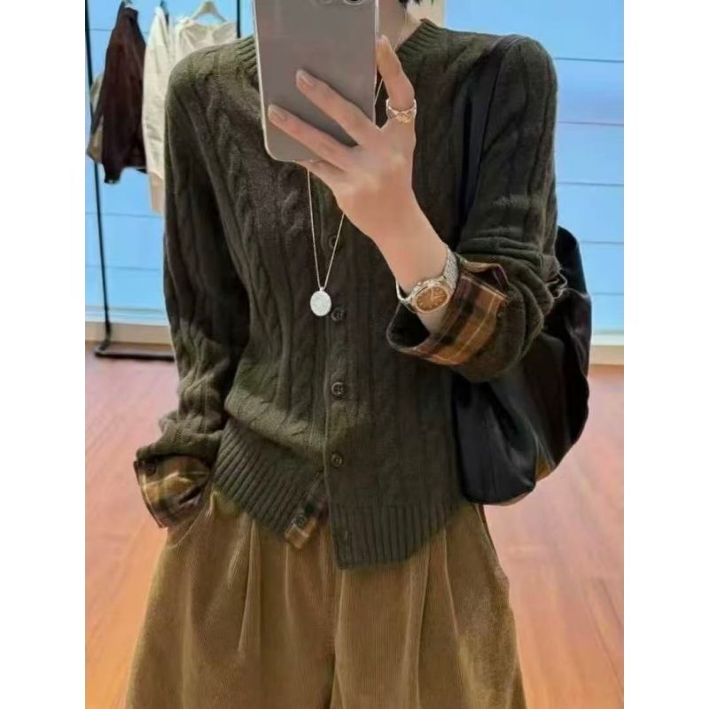 复古设计感绿色麻花针织开衫女2025秋季新款格子拼接慵懒毛衣外套
