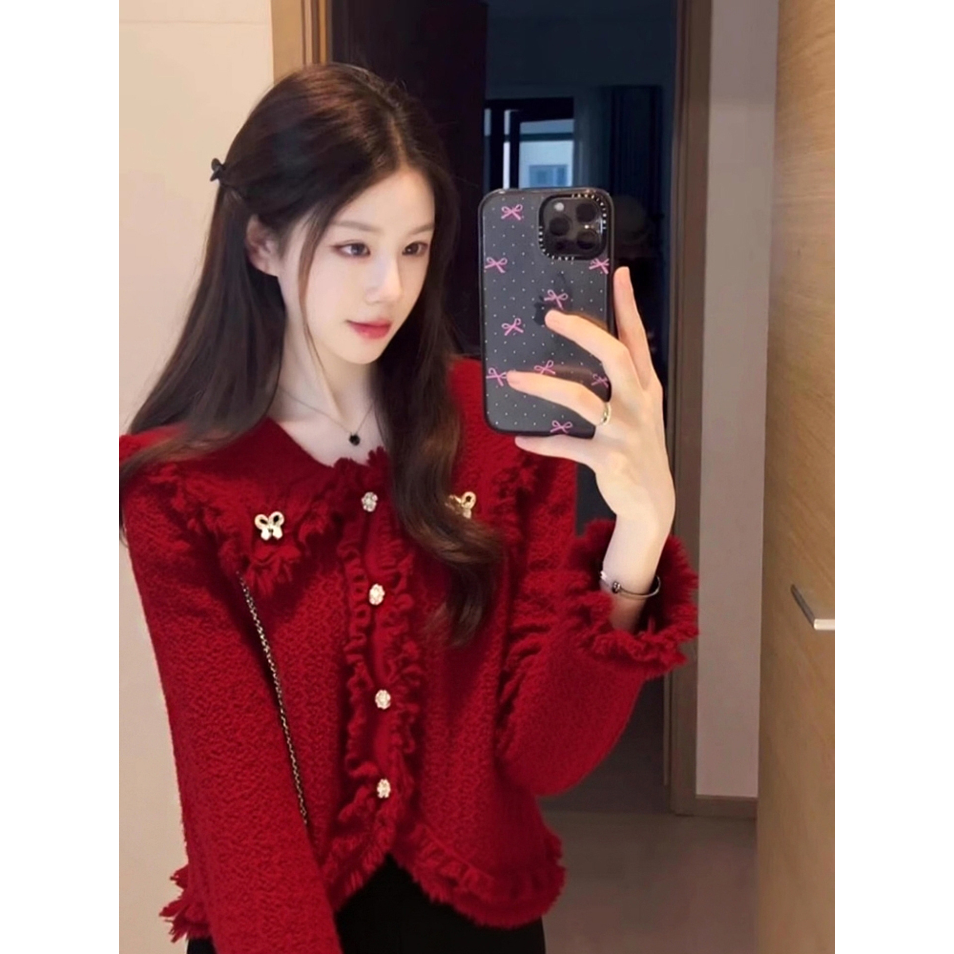 甜美风新年红色娃娃领木耳边针织毛衣女2025秋冬新款时尚百搭上衣