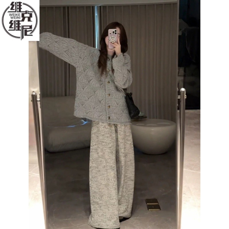 韩系灰色菱格镂空长袖毛衣女秋季设计感宽松外穿慵懒针织开衫上衣