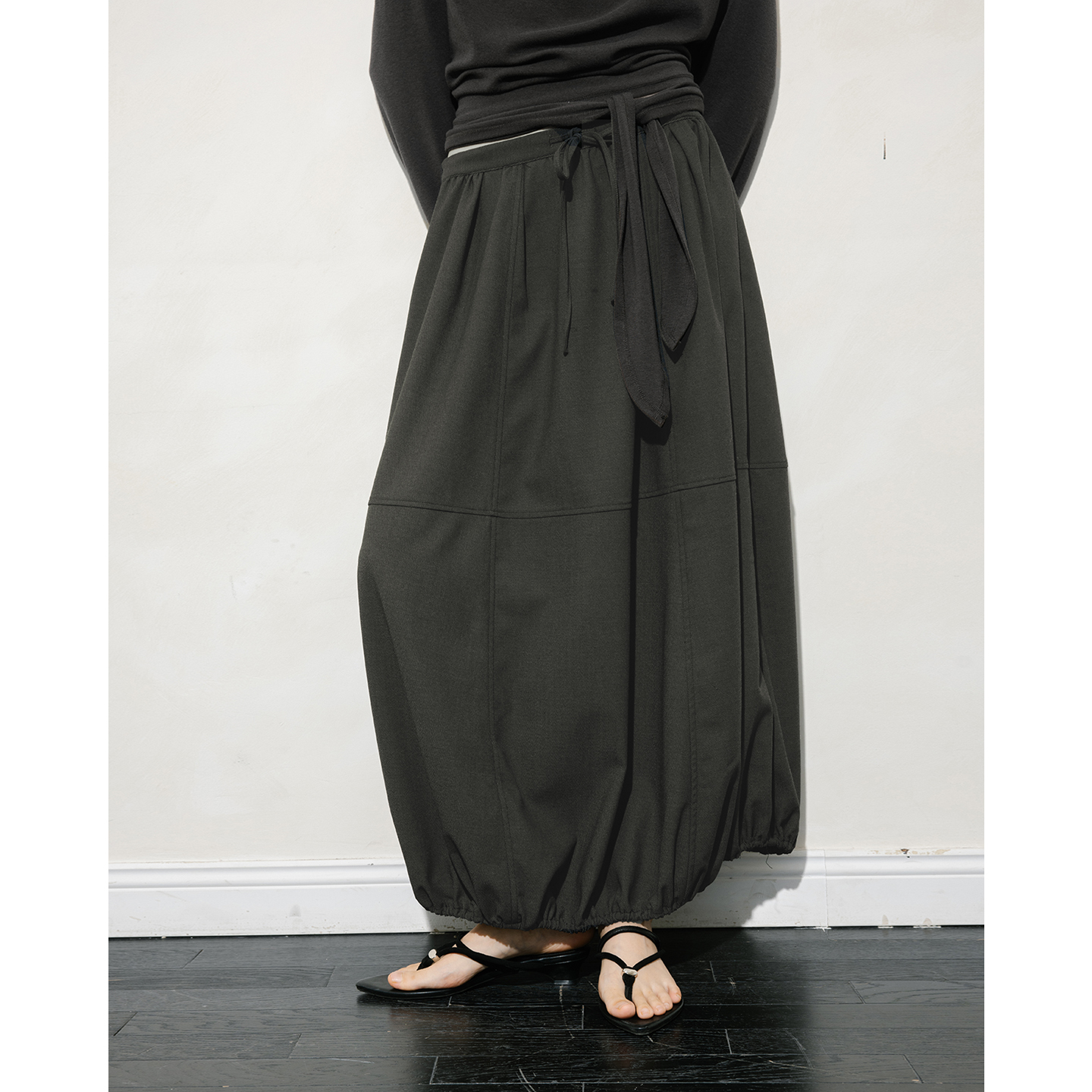 宽泛茧型宽松抽绳绑带橡筋腰西装料半裙 简约廓形小众设计休闲裙