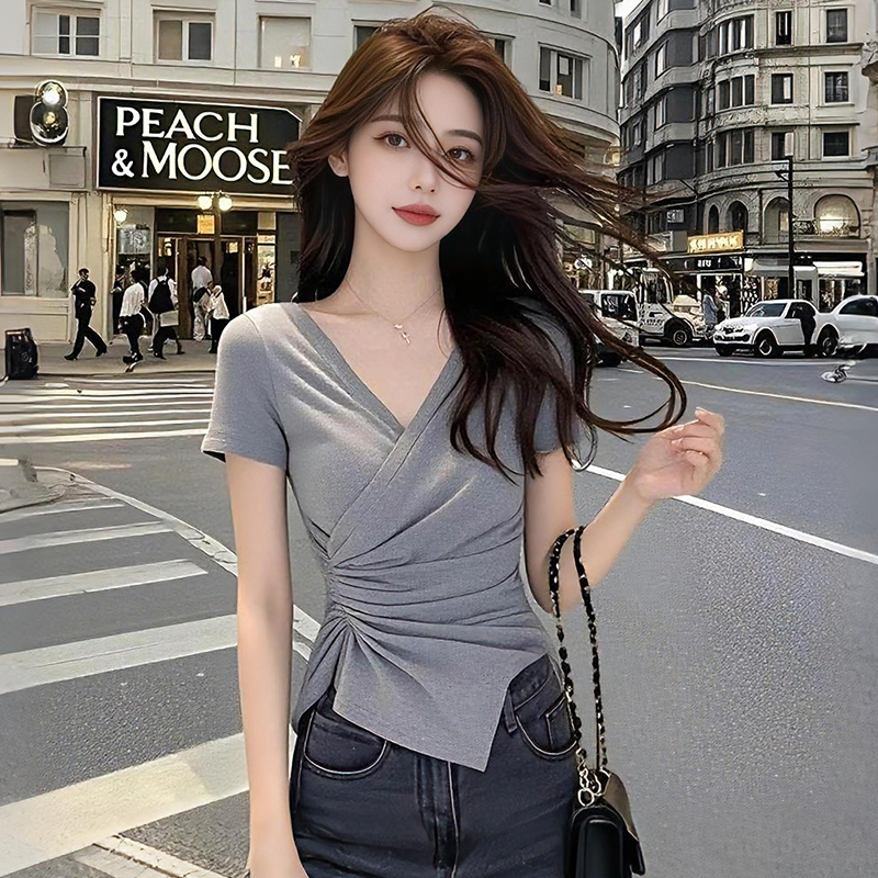 夏季女装复古设计感褶皱短袖t恤女别致不规则拼接收腰正肩V领上衣