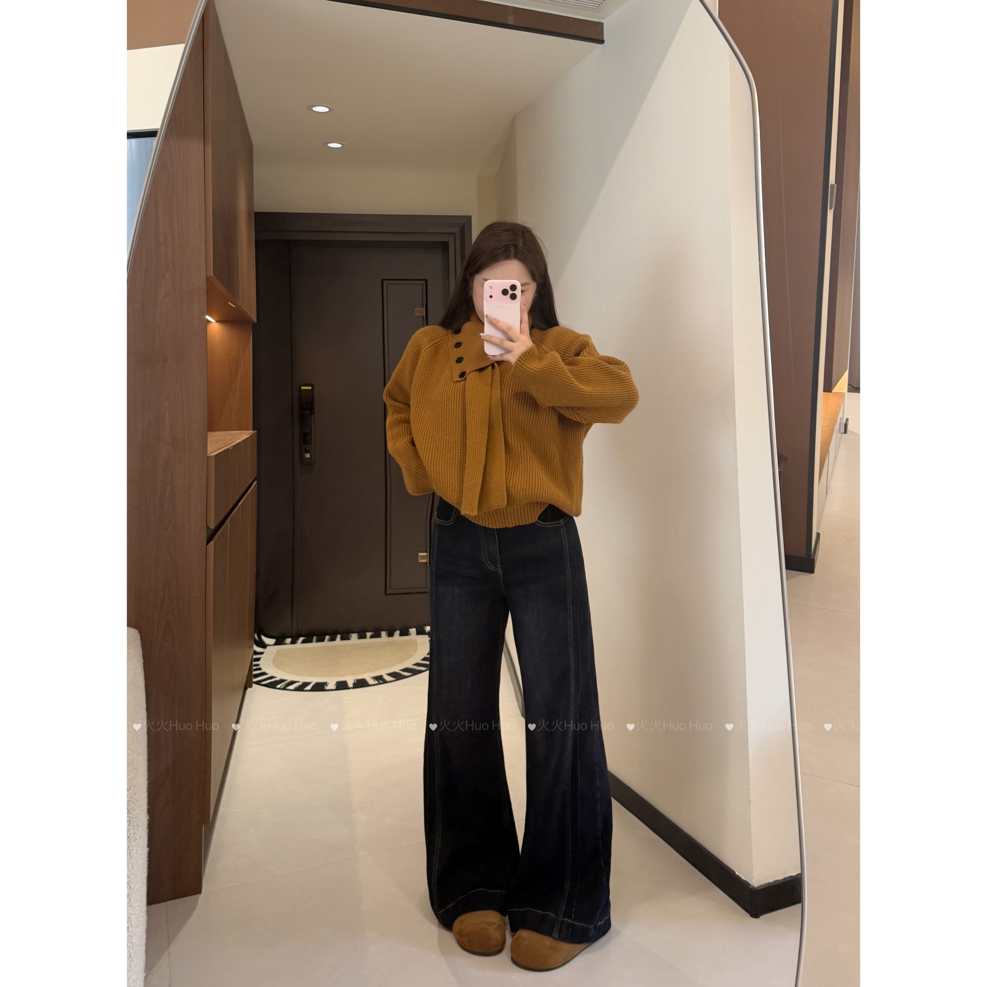 【火火】黑金不贴腿牛仔裤女新款秋冬季复古显瘦高腰宽松直筒微喇裤