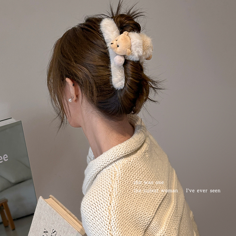 可爱毛绒小熊抓夹后脑勺发夹女2025新款高端鲨鱼夹秋冬盘发卡夹子
