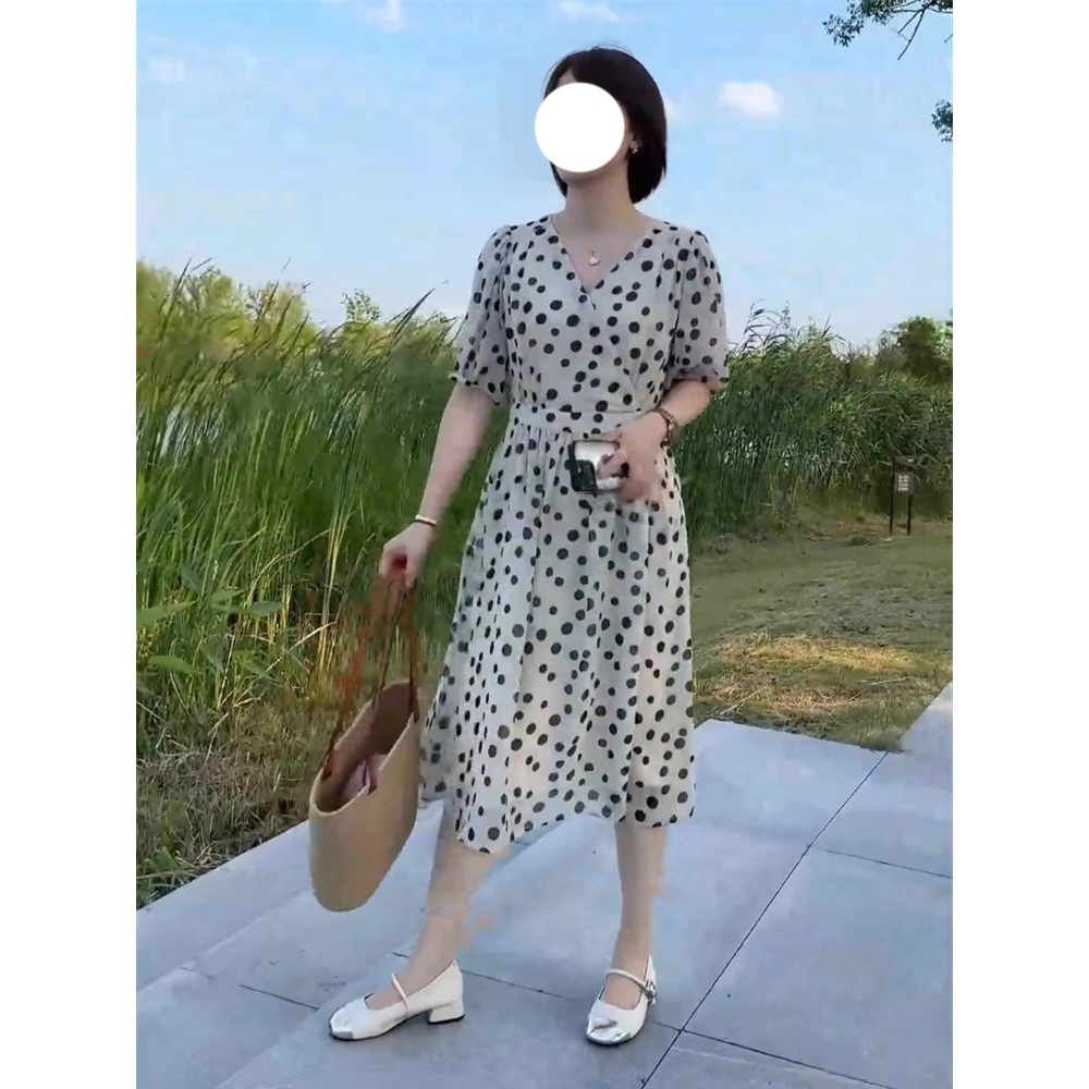 法式高端V领短袖波点连衣裙女2025夏季新款小个子气质显瘦中长裙