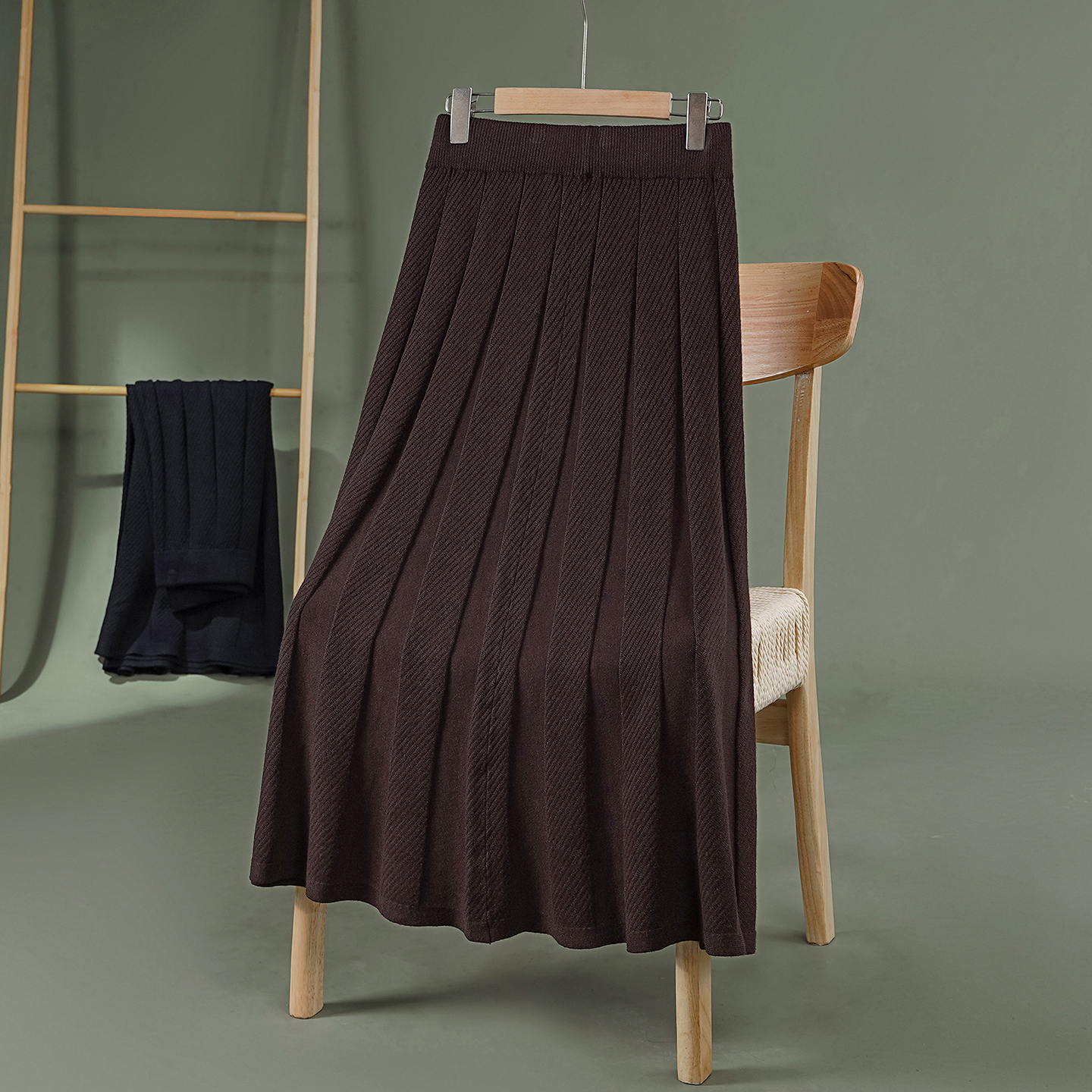 拉夏贝尔咖色气质针织半身裙女2025新款秋季高腰百搭a字大摆长裙