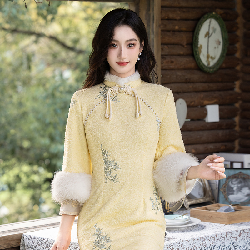 绝美新中式旗袍加绒加厚2025秋冬改良新款妈妈日常可穿保暖连衣裙