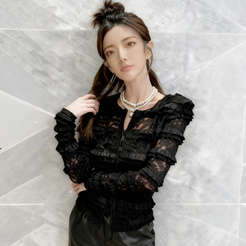 2025秋季新款法式高级感蕾丝拉链长袖修身镂空独特设计打底衫