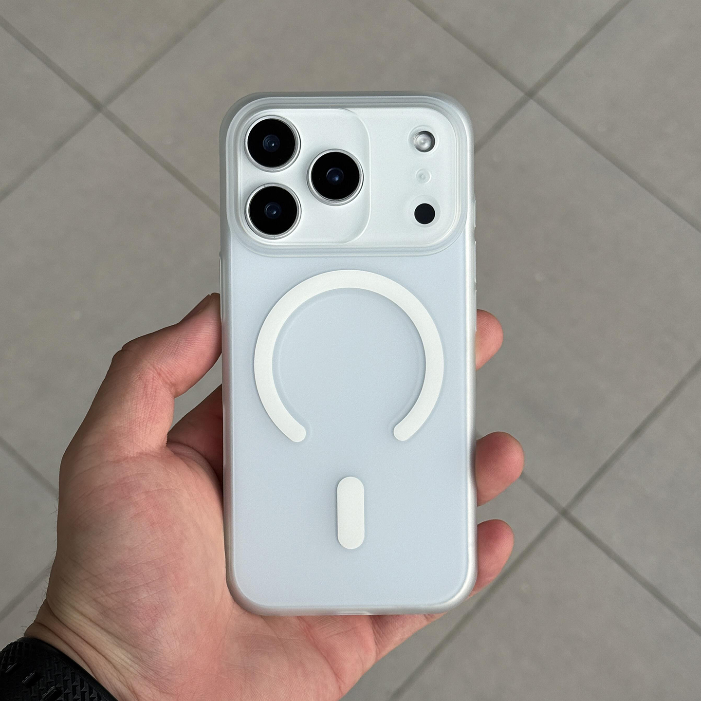 Magsafe冰雾磁吸适用苹果17promax手机壳新款16/15磨砂肤感14防摔