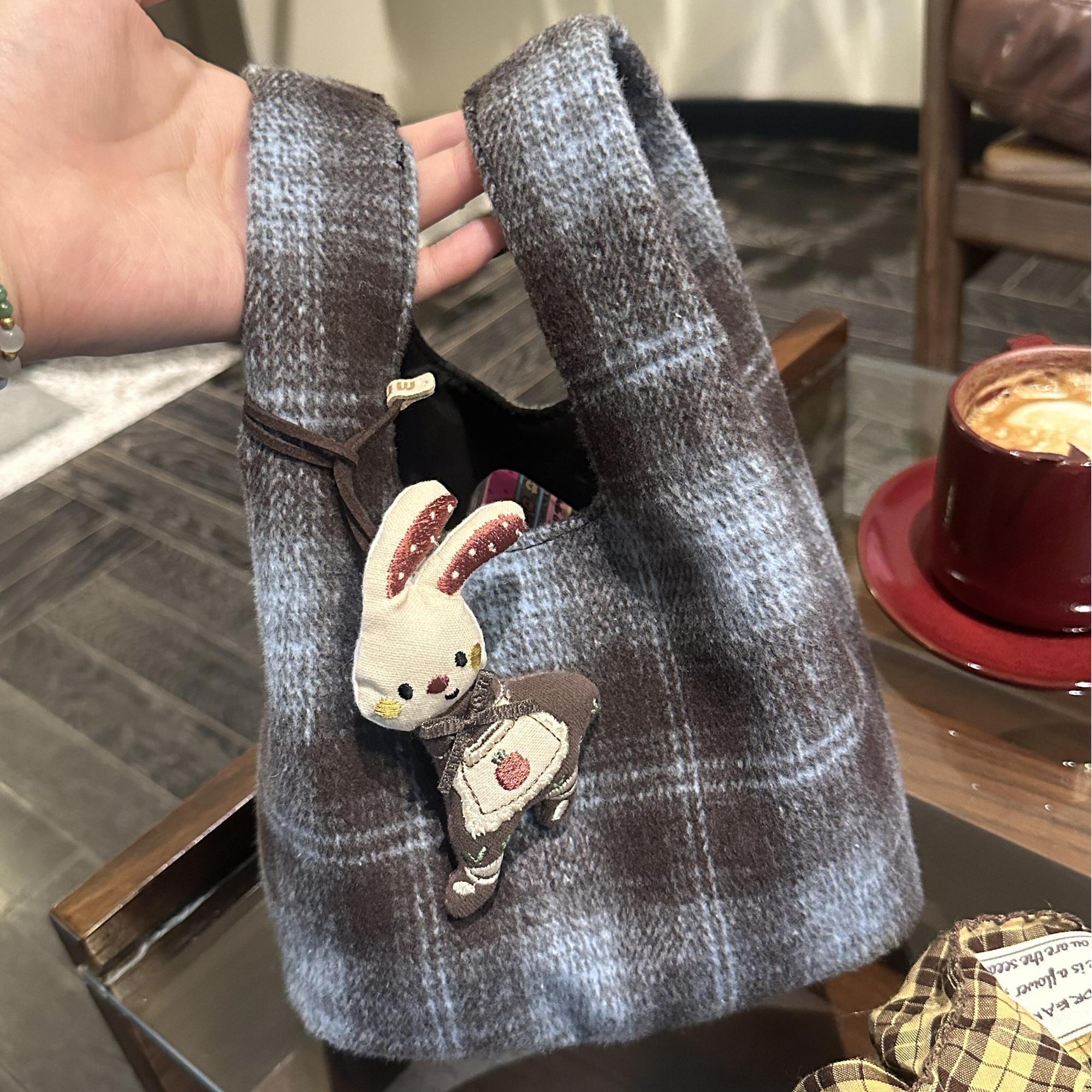 秋冬新款高颜值毛呢迷你手提包ins百搭手拎外出便携轻便手腕包HR