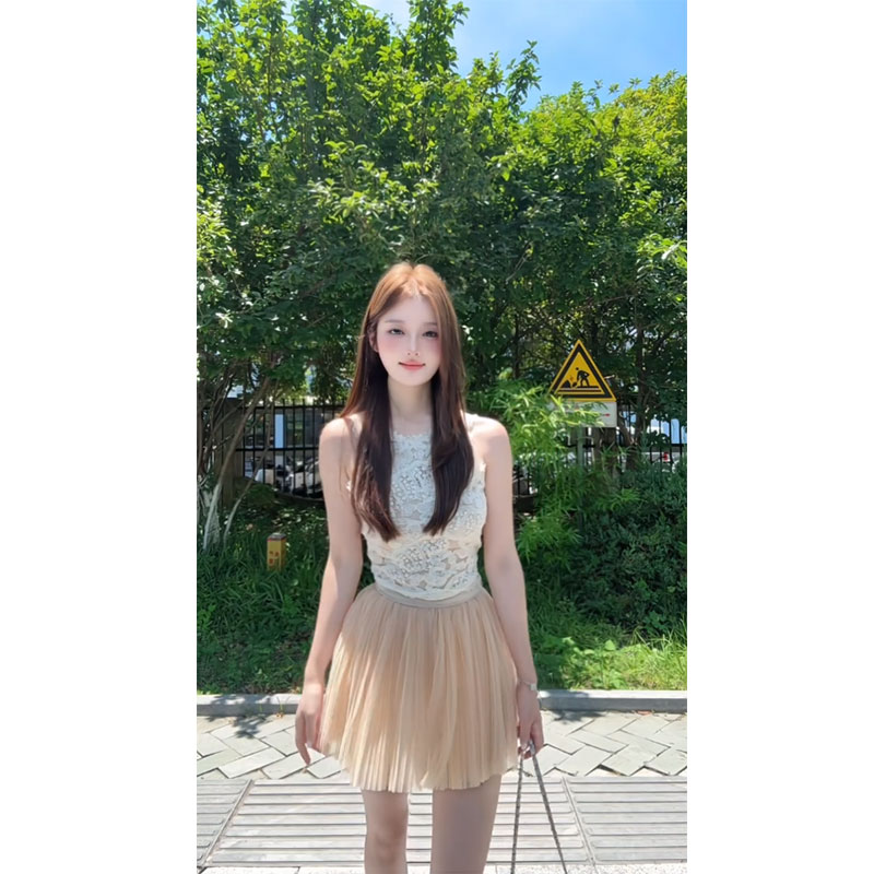 富家千金感穿搭套装女夏季新款镂空蕾丝拼接无袖背心网纱蓬蓬短裙