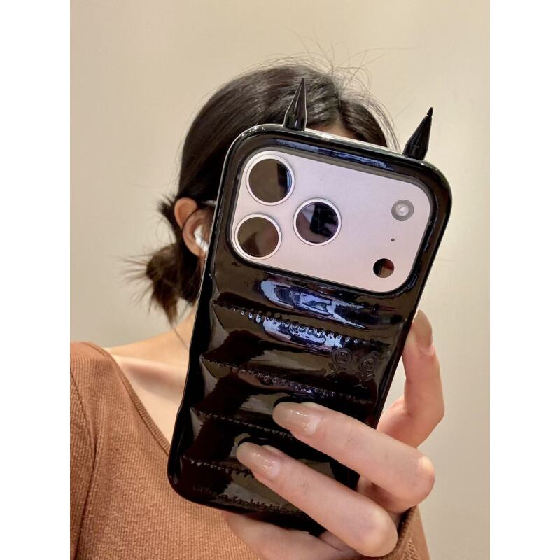 韩系高级感皮质黑色恶魔角适用于iphone17promax苹果16p手机壳15p
