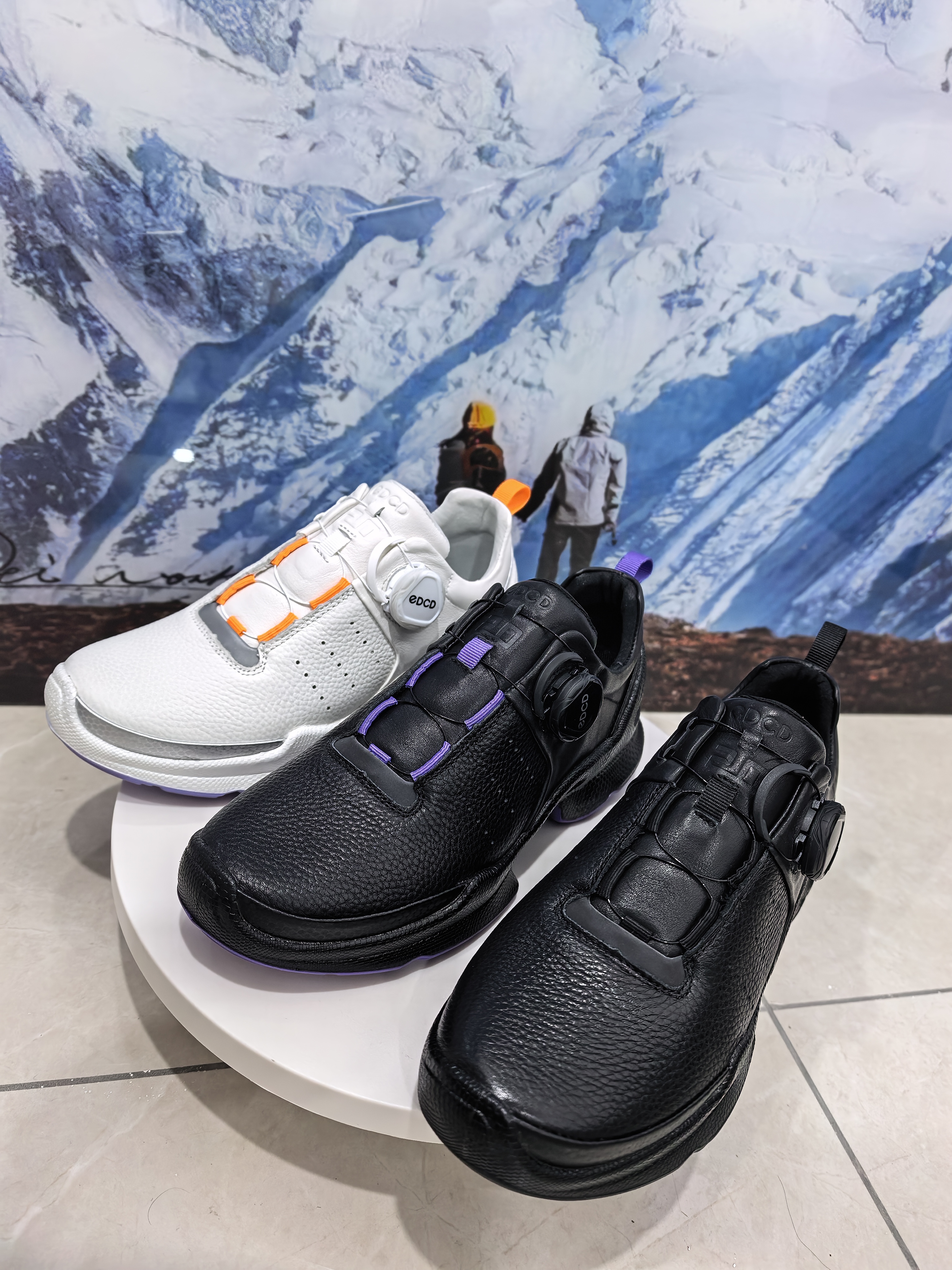 外贸原单2025年最新款15周年三款配色，休闲运动时尚舒适防滑耐磨.