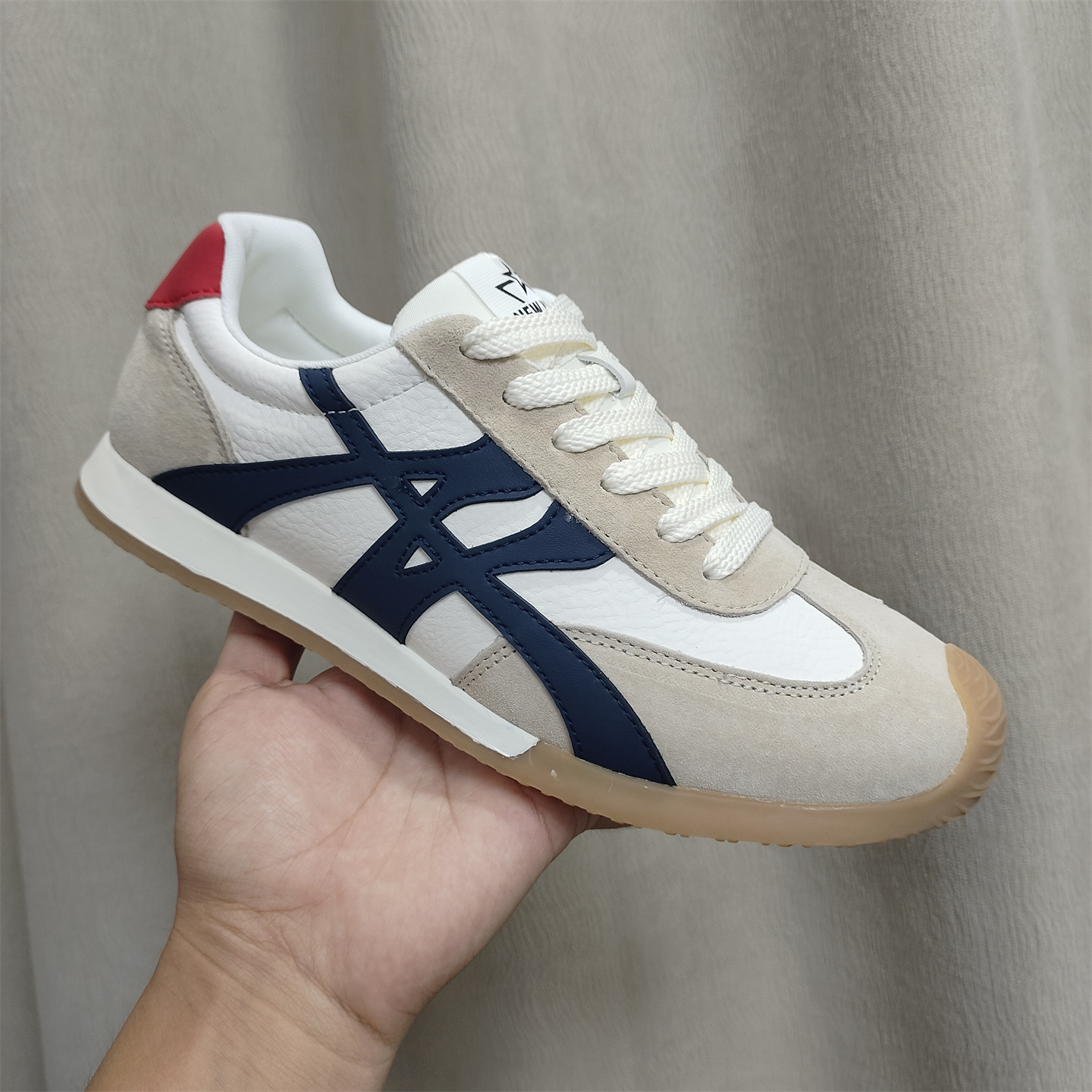 2025秋季新款男鞋时尚休闲鞋舒适百搭男士防滑耐磨运动阿甘潮鞋子