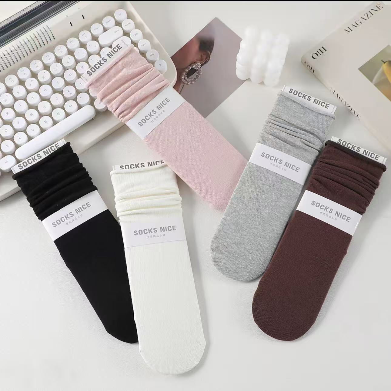 女款中筒无跟堆堆袜学院风秋冬必备百搭纯色优质细腻长绒棉