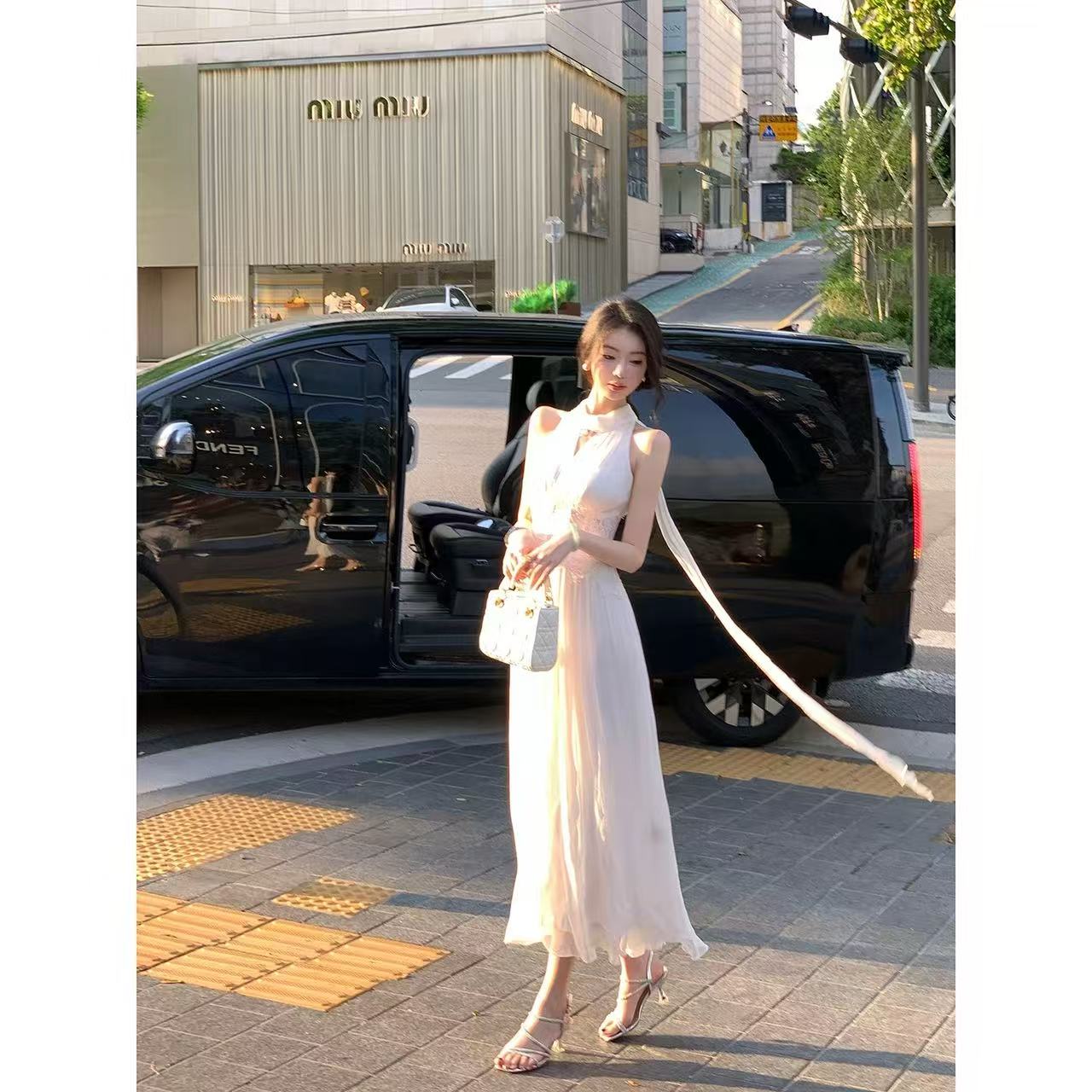 法式气质女神2025夏季新款度假风甜美减龄收腰设计感连衣裙长裙