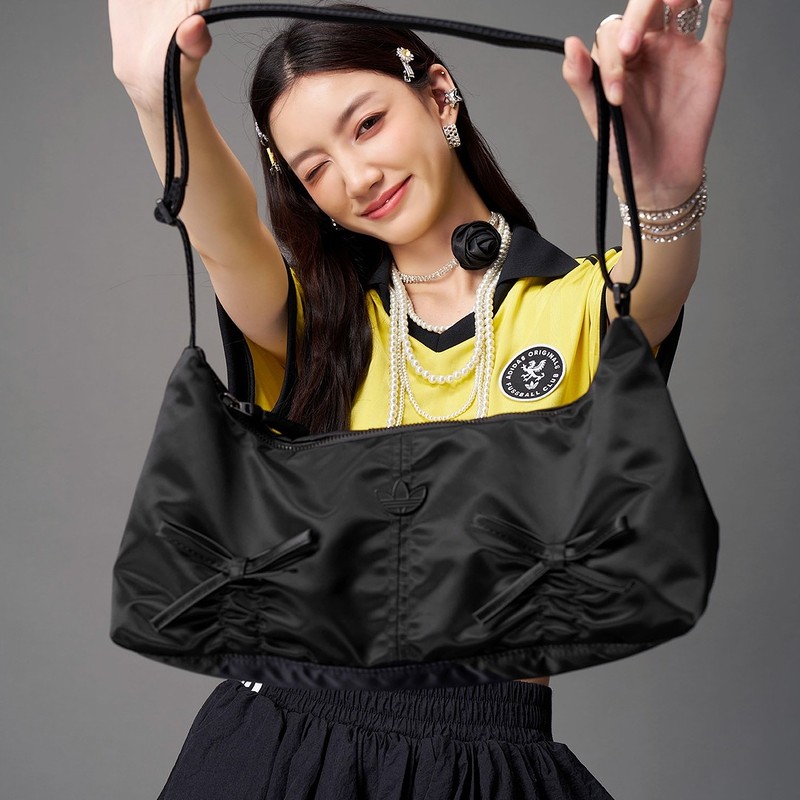 阿迪达斯 （adidas）女子蝴蝶结法棍运动单肩挎包KC2770