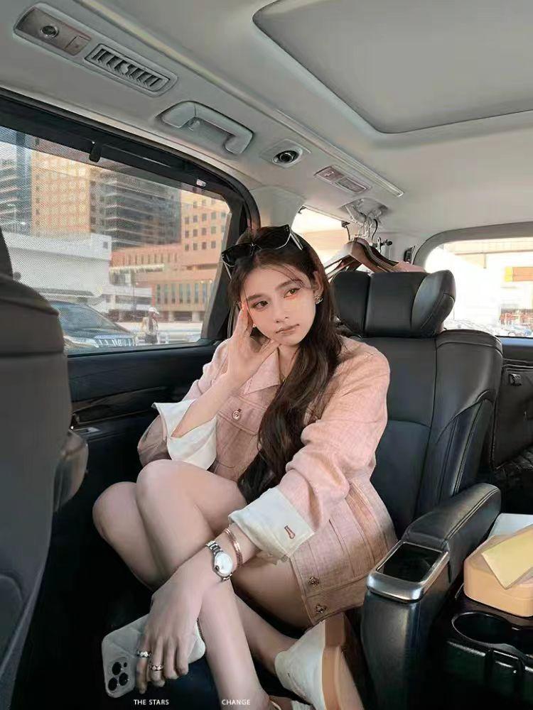港风白色洋气长袖外套女秋季高级感超好看小个子短款百搭夹克外套