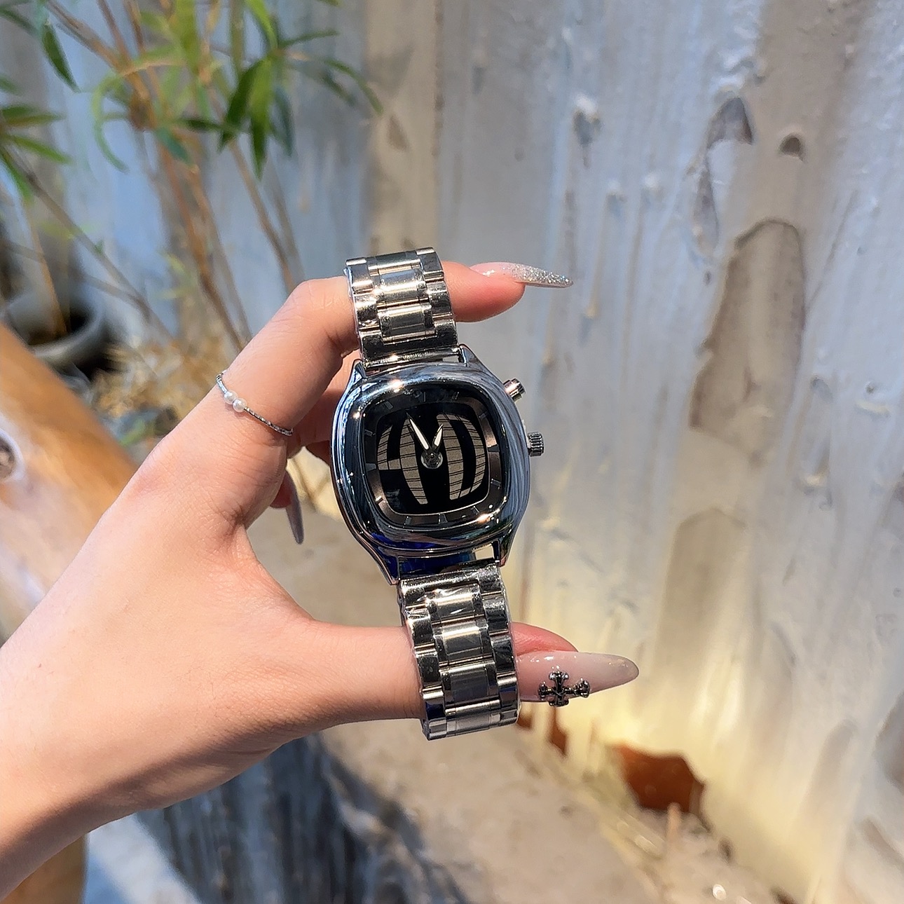 千禧年复古风格男士手表男款方块动态屏数字显示小众高级感石英表