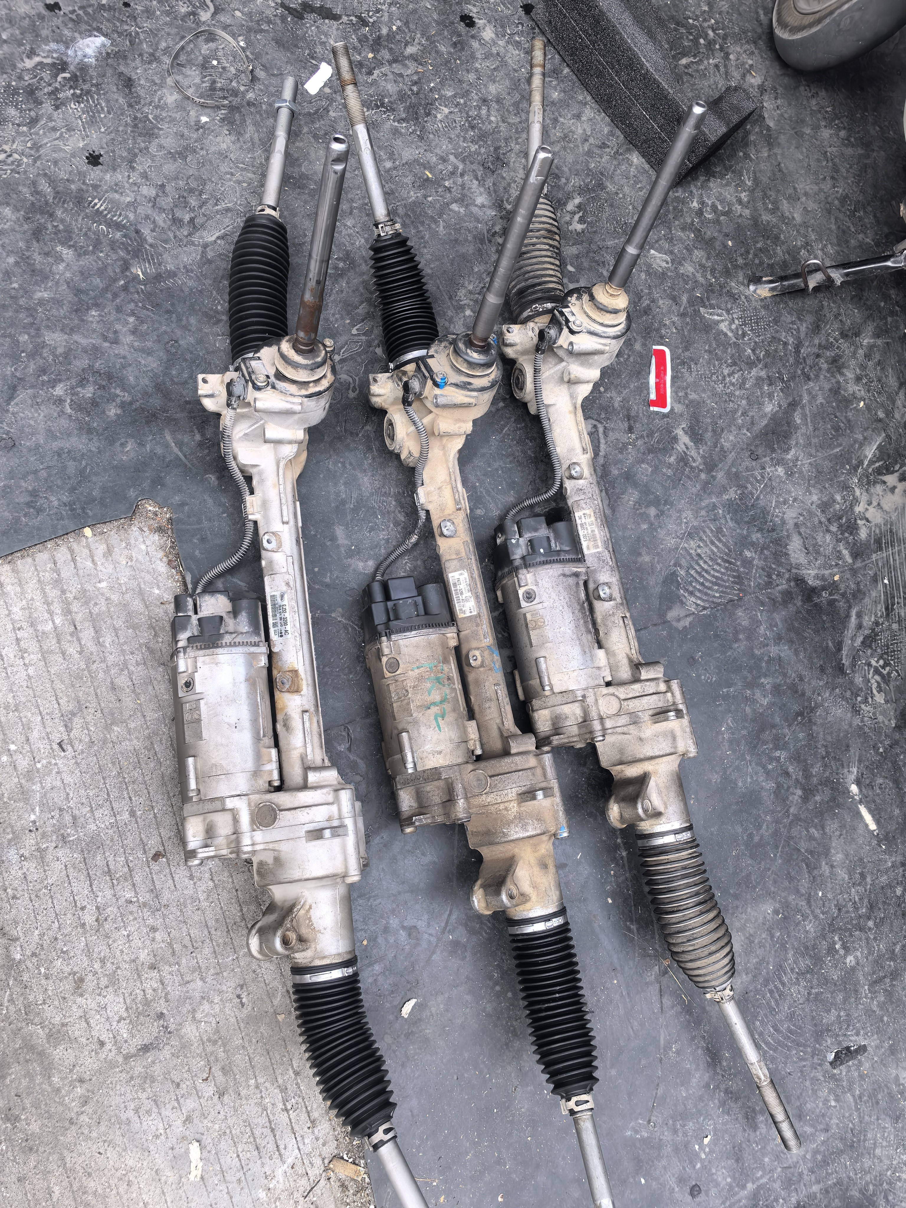 奇骏天籁逍客轩逸颐达骐达骊威蓝鸟阳光方向机总成转向机