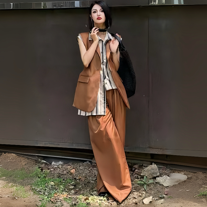 1899 无袖衬衫利落剪裁➕西装马甲收束出精准腰线。套装 精英商务风