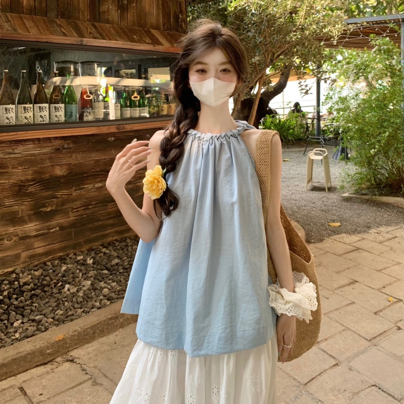 蓝色挂脖露肩上衣女秋季多巴胺穿搭高级感法式娃娃衫无袖棉麻衬衫