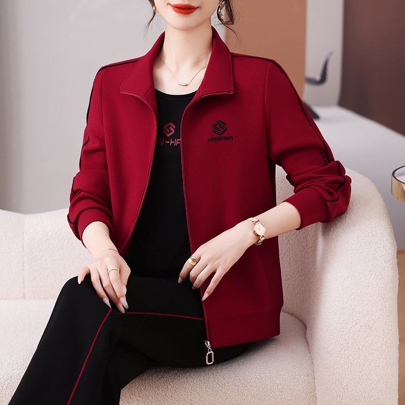 中老年女秋季休闲运动套装中年妈妈春秋时尚减龄显瘦三件套运动服