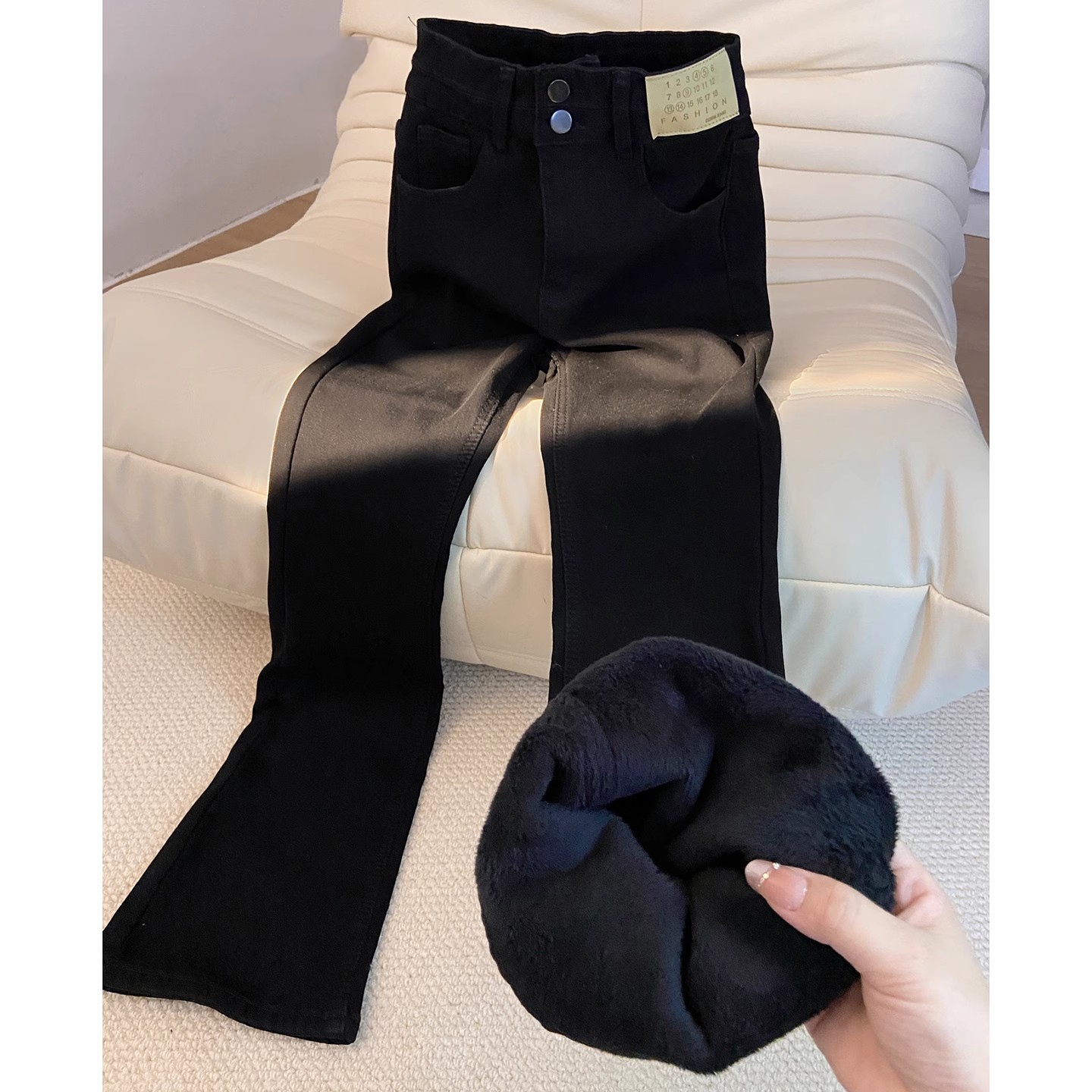 黑色加绒加厚喇叭牛仔裤女2025冬季新款高腰显瘦保暖拖地微喇裤子