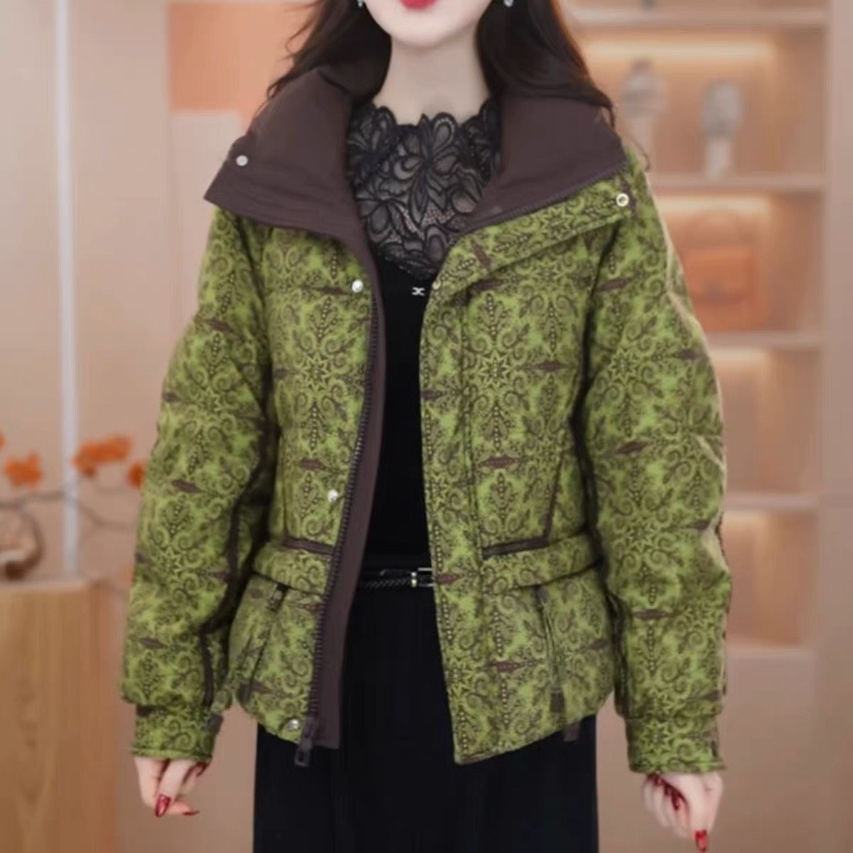 卓妍印花短款羽绒服女冬装2025年新款加厚保暖小个子白鸭绒外套潮