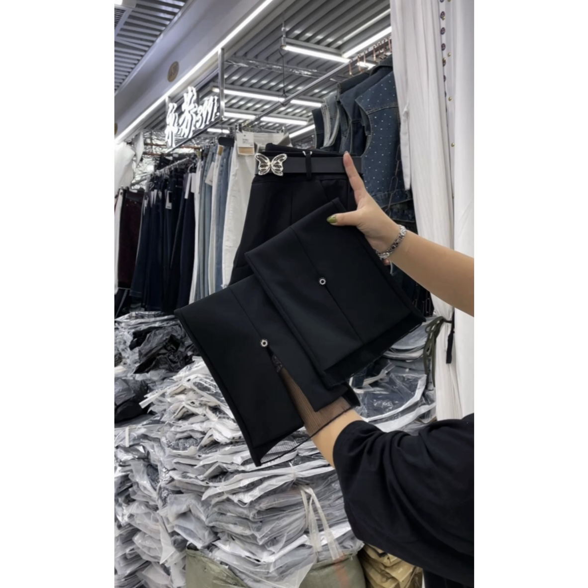 西装微喇裤女2025年秋季黑色开叉蕾丝新款微喇高腰显瘦鱼尾马蹄裤