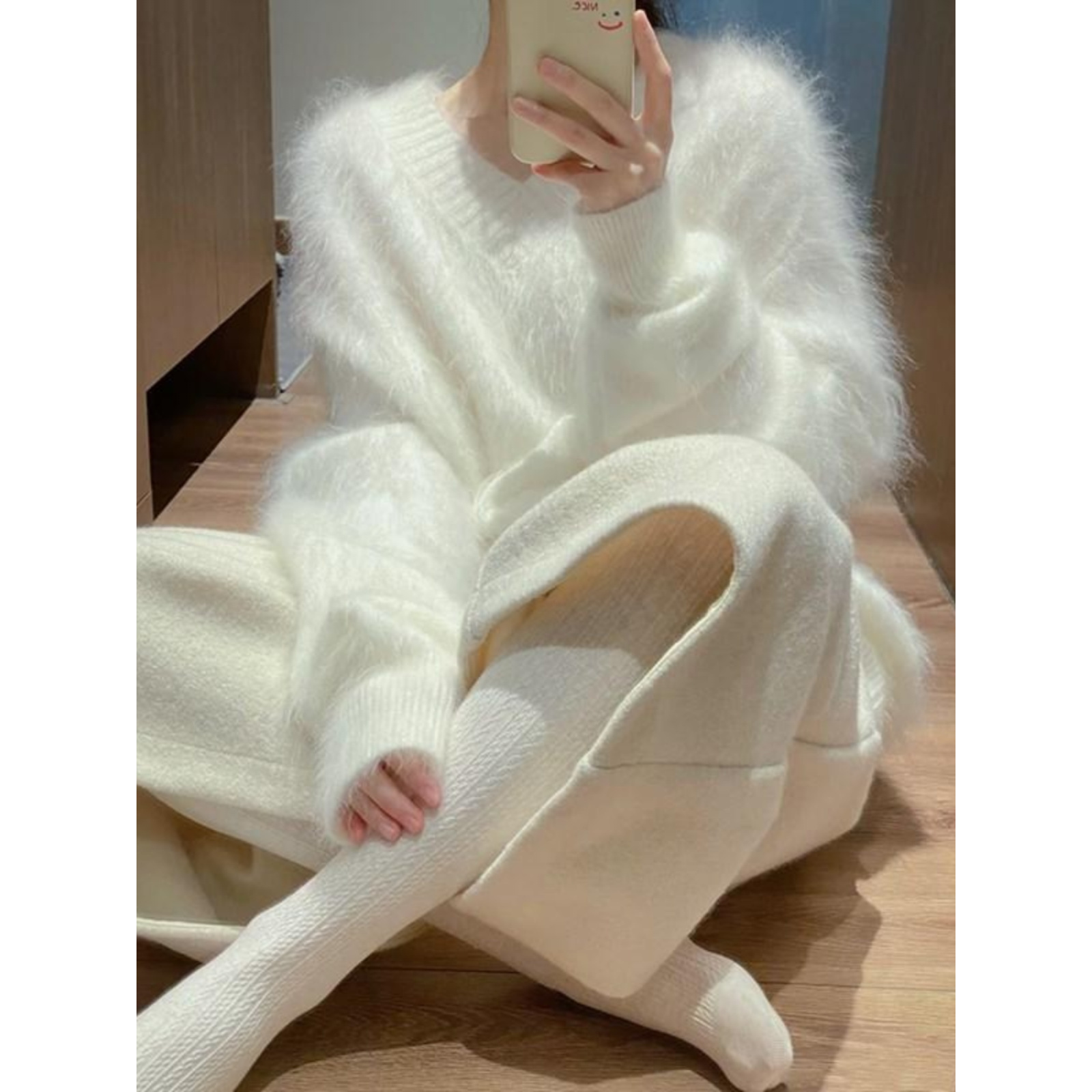 满眼都是轻奢感！软糯慵懒风白色v领毛衣女秋冬针织衫显瘦上衣加厚