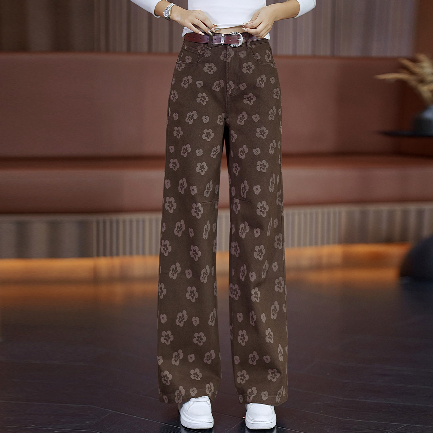 咖色花朵提花阔腿牛仔裤女2025秋季新款设计感休闲显瘦高腰直筒裤