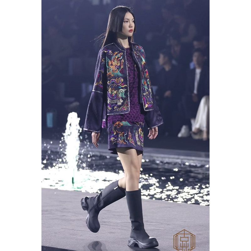 欧洲站2025春季新款新中式国风单排扣刺绣外套女高腰刺绣裙裤